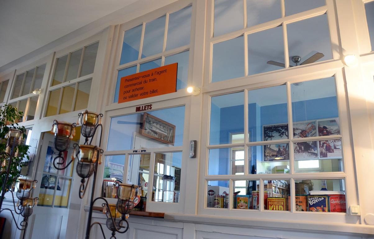 Avenue De La Gare Acomodação com café da manhã Riscle Exterior foto